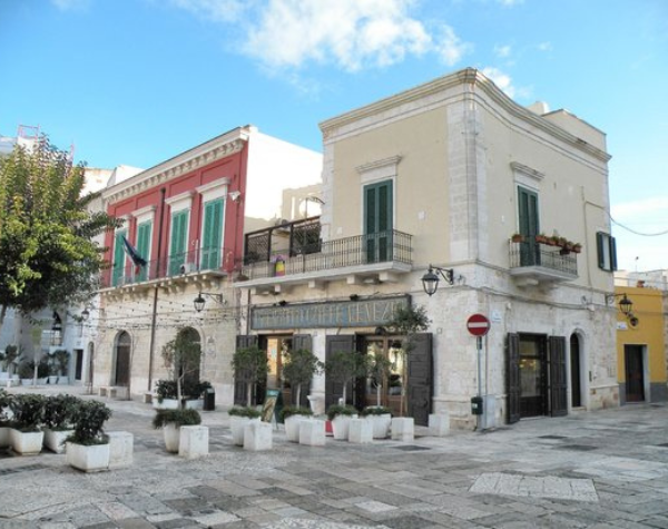 Casa vacanze A Casuccia Via Tenente Vitti 113, Monopoli (BA) Piazza Giuseppe garibaldi day